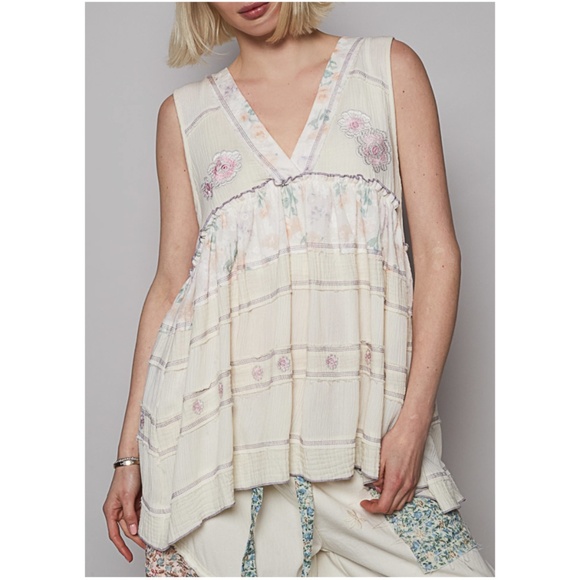 POL Floral Embroidered V neck Reverse Stitch Sleeveless Flowy Tank Top - Picture 2 of 7